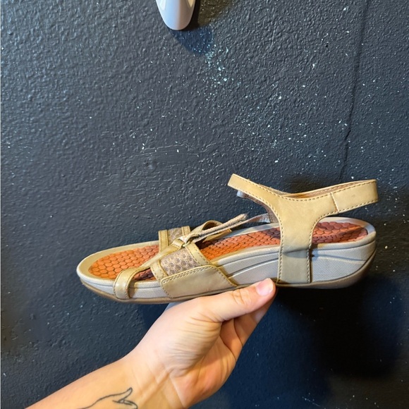 Women’s Baretraps Tan and Peach Outdoor Sandals with Adjustable Straps - Picture 3 of 8